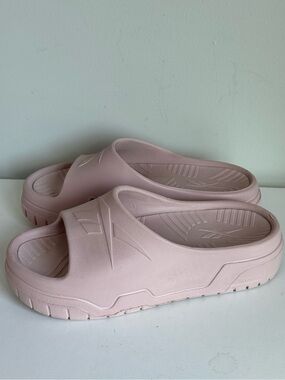 Reebok Clean Slides Sporty Pink Platform Lightweight Casual Sandals Women US 9